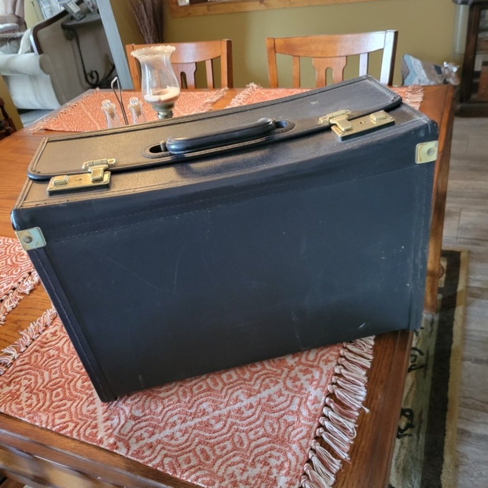 Brief Case / Legal Catalog Case